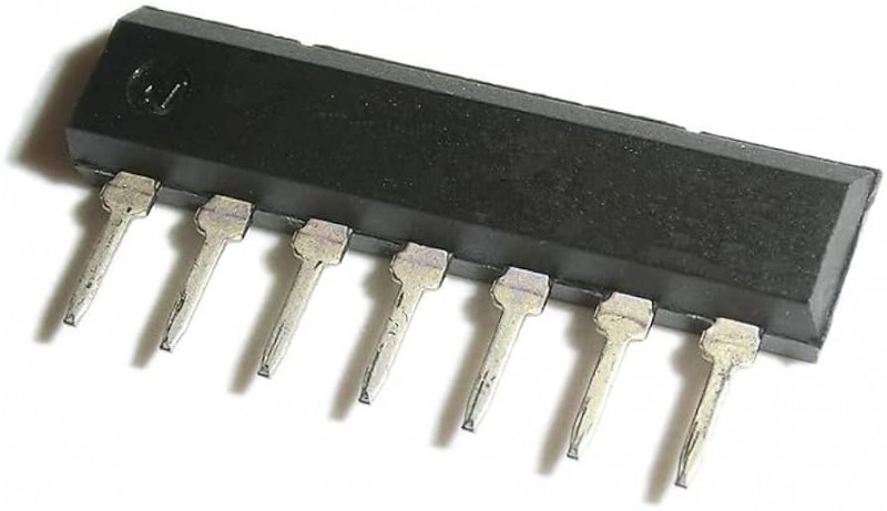 1373